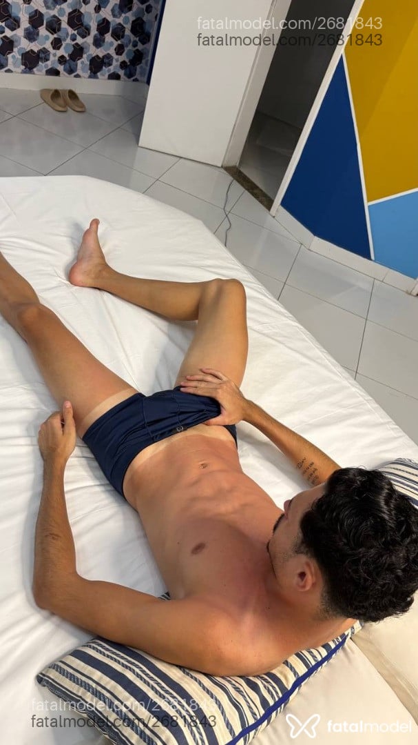 Acompanhante homem morena (o) de olhos castanhos em Aracaju - Carlos Henryque
