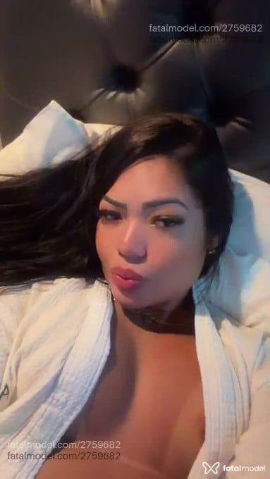 Acompanhante mulher com cabelo castanho de olhos pretos em Caruaru - Elisa