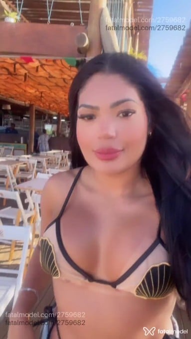 Acompanhante mulher com cabelo castanho de olhos pretos - Elisa