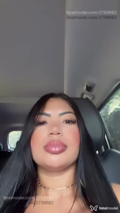 Acompanhante mulher com cabelo castanho de olhos pretos - Elisa