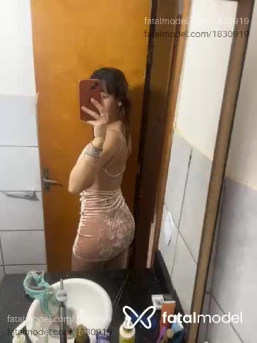 Acompanhante mulher loira (o) de olhos castanhos em Goiânia - Duzinha