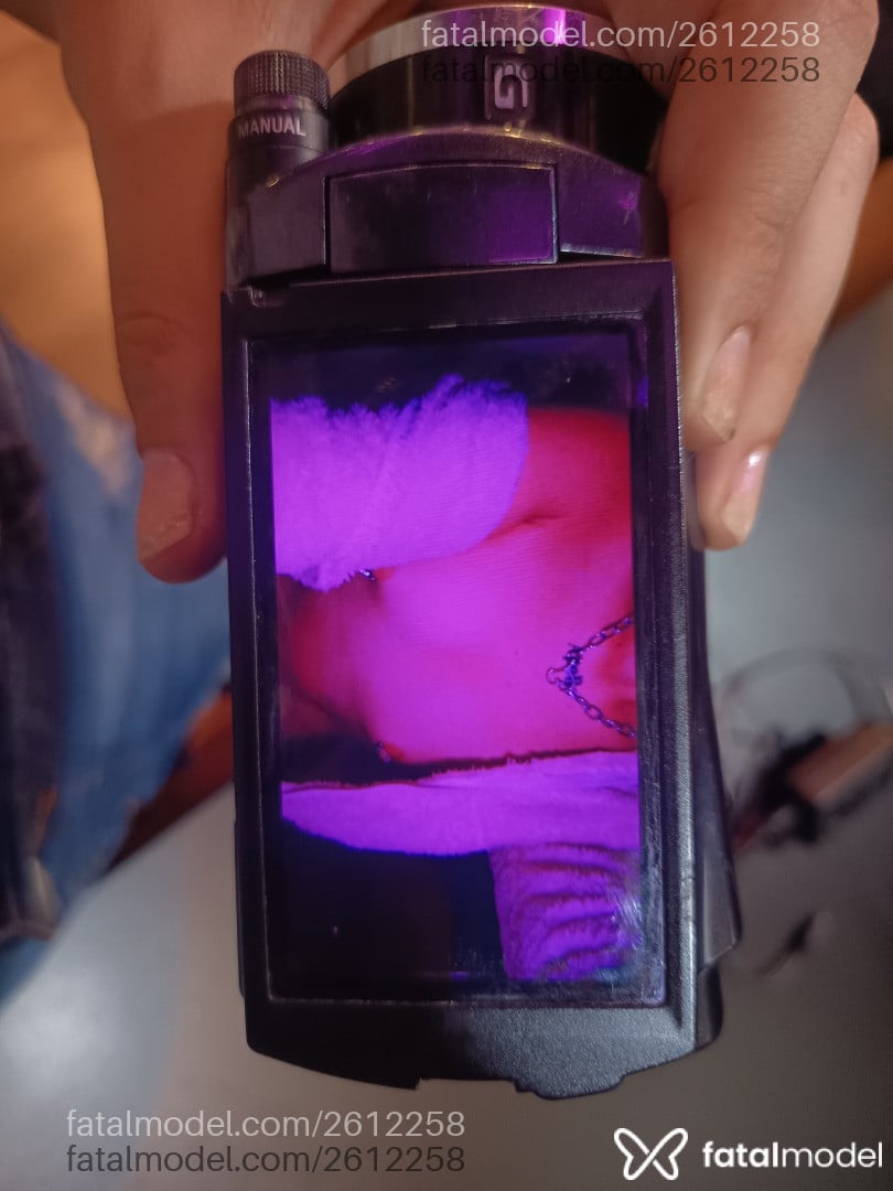 Acompanhante mulher trans com cabelo colorido de olhos castanhos em Maringá - Ruvy Ramonah