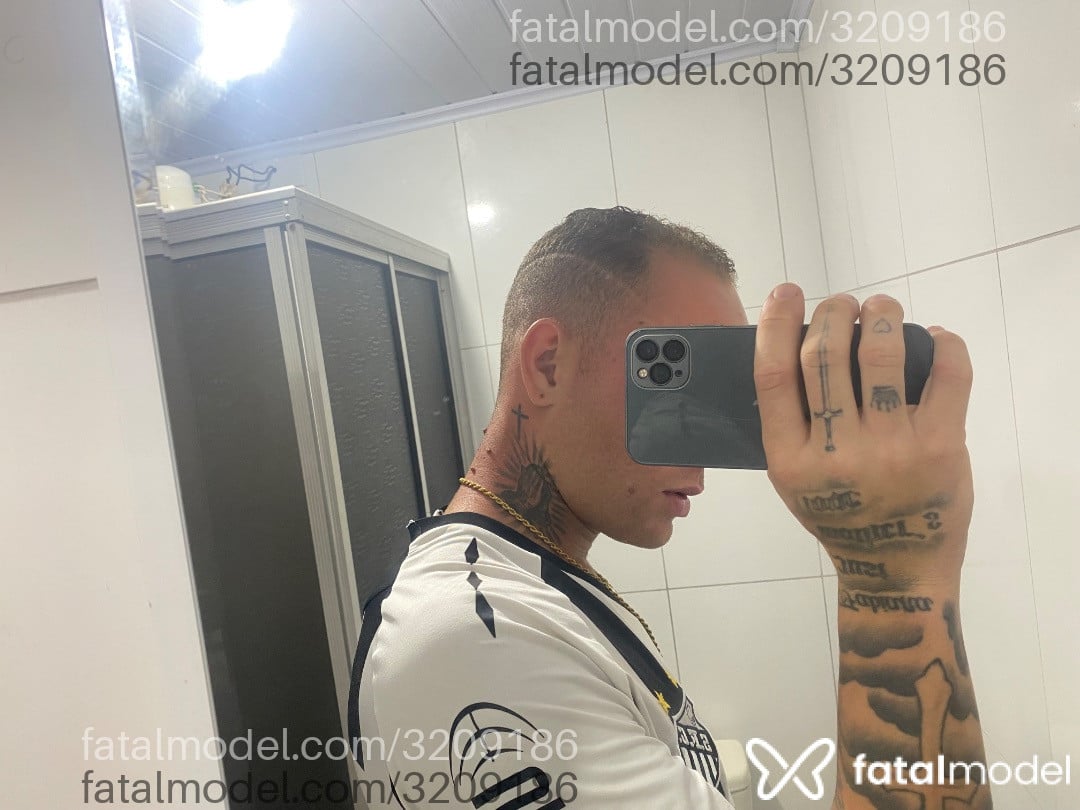 Acompanhante homem loira (o) de olhos mel em Medianeira - Mourinha