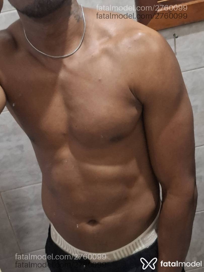 Acompanhante homem morena (o) de olhos castanhos em Porto Alegre - Morenoh