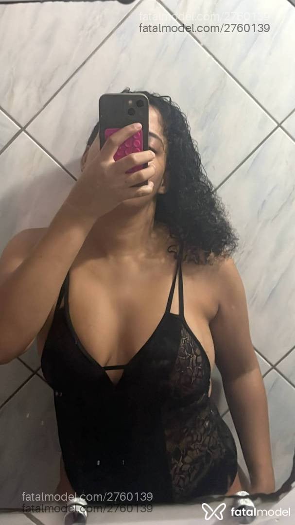 Acompanhante mulher com cabelo castanho de olhos pretos em Virtual - Amora
