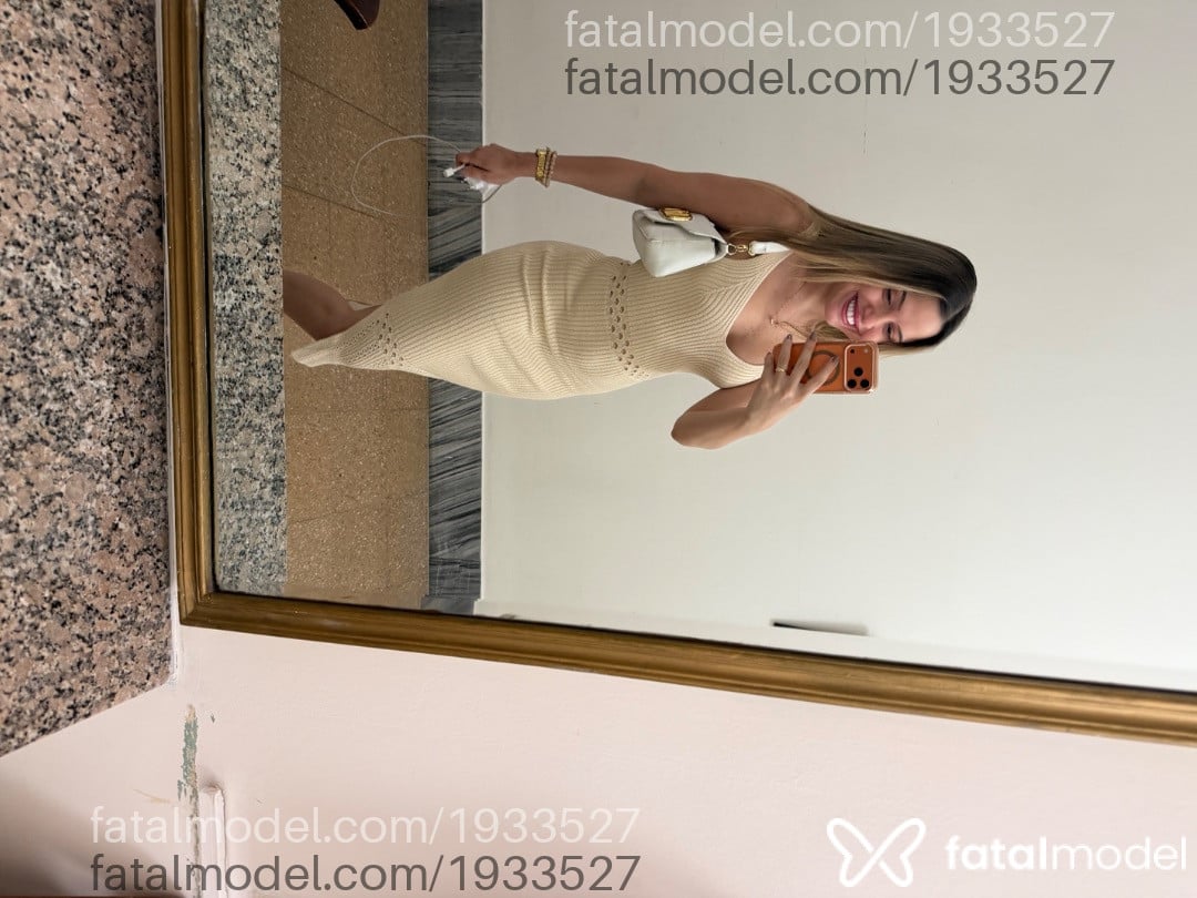 Acompanhante mulher com cabelo castanho de olhos castanhos em Virtual - Laurinhaa
