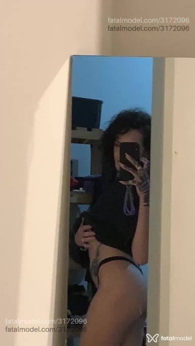 Acompanhante mulher trans com cabelo castanho de olhos castanhos em São José - Tatah