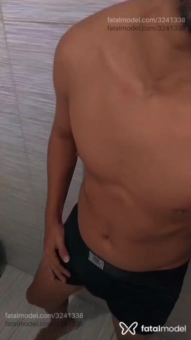 Acompanhante homem morena (o) de olhos pretos em Anápolis - Yuri Maia