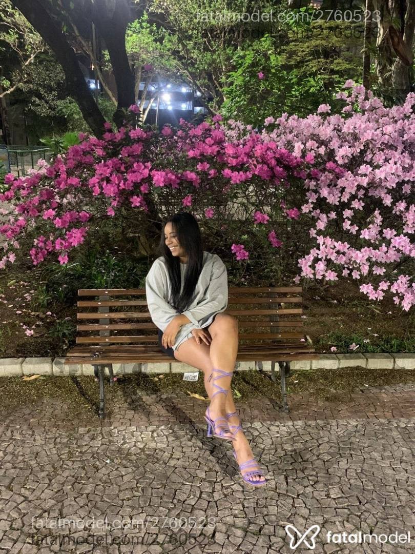 Acompanhante mulher morena (o) de olhos pretos em São Paulo Acompanhante mulher morena (o) de olhos pretos em São Paulo - Tainá