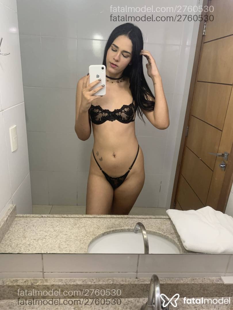 Acompanhante mulher trans morena (o) de olhos castanhos em Ji-Paraná - Angel