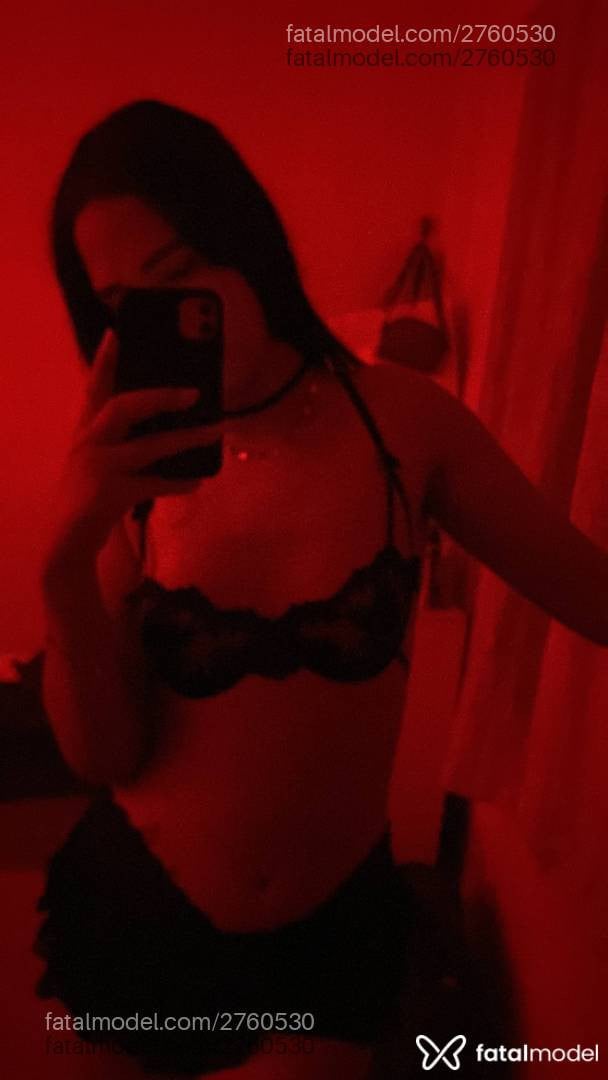 Acompanhante mulher trans morena (o) de olhos castanhos - Angel