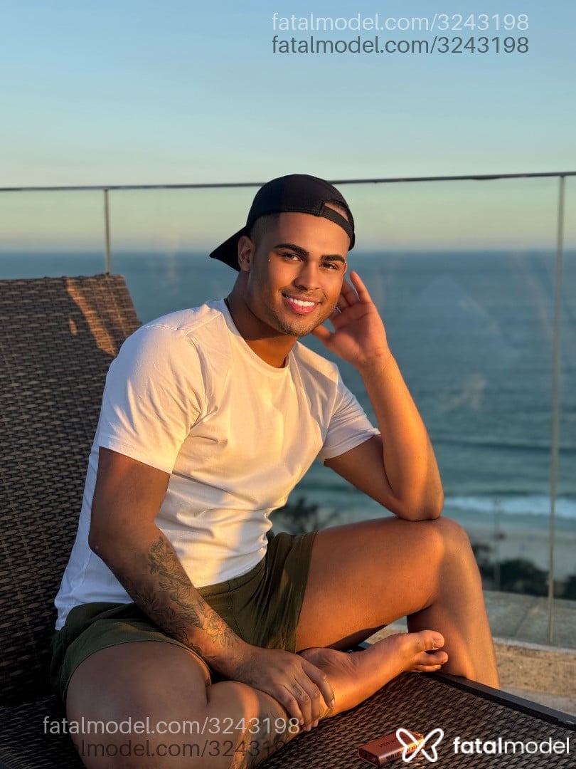 Acompanhante homem com cabelo castanho de olhos pretos em Belo Horizonte - Felix