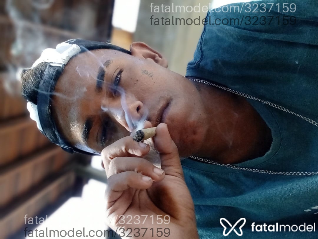 Acompanhante homem morena (o) de olhos pretos em São Paulo Acompanhante homem morena (o) de olhos pretos em São Paulo - Menorzn