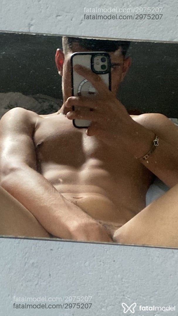 Acompanhante homem morena (o) de olhos castanhos - Novinhoquerendo