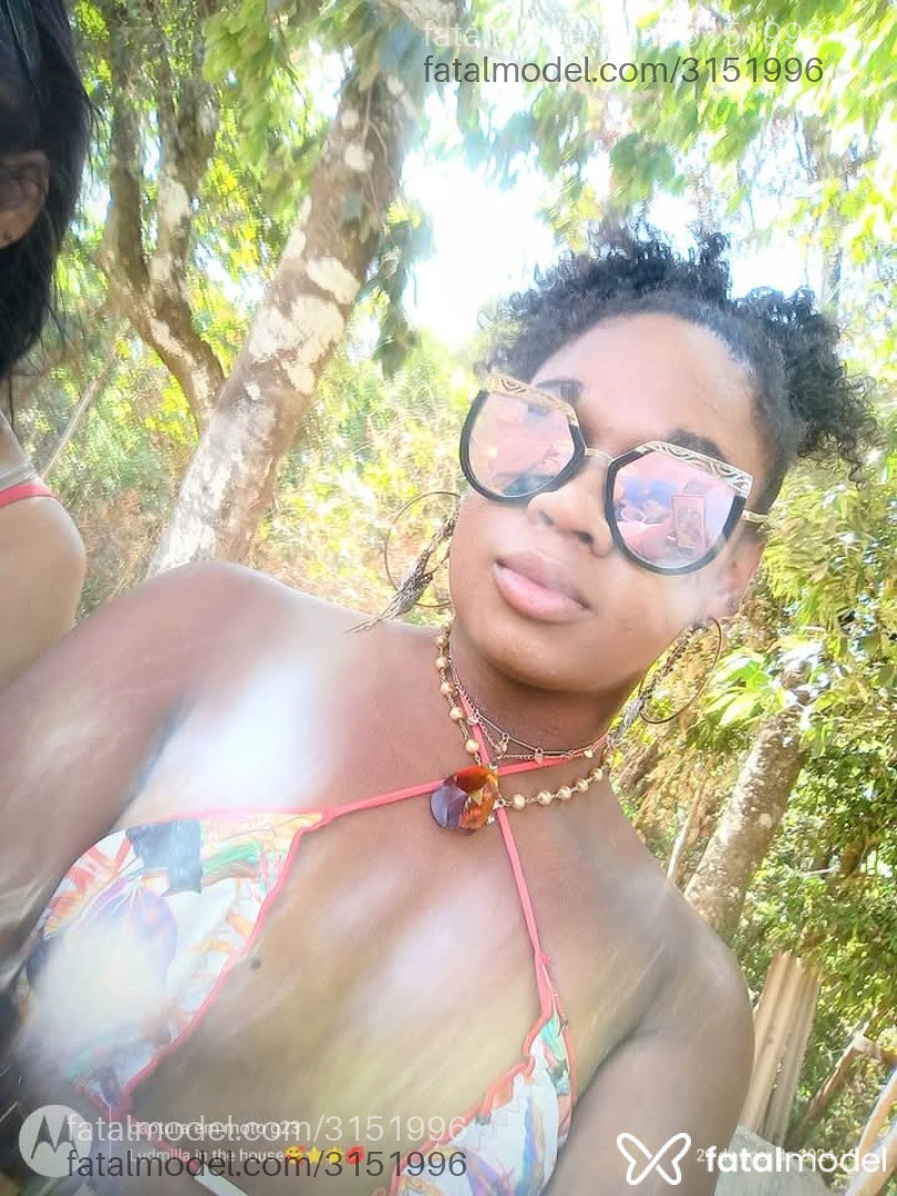 Acompanhante mulher trans morena (o) de olhos castanhos em Novo Gama Acompanhante mulher trans morena (o) de olhos castanhos em Novo Gama - Mmmmm