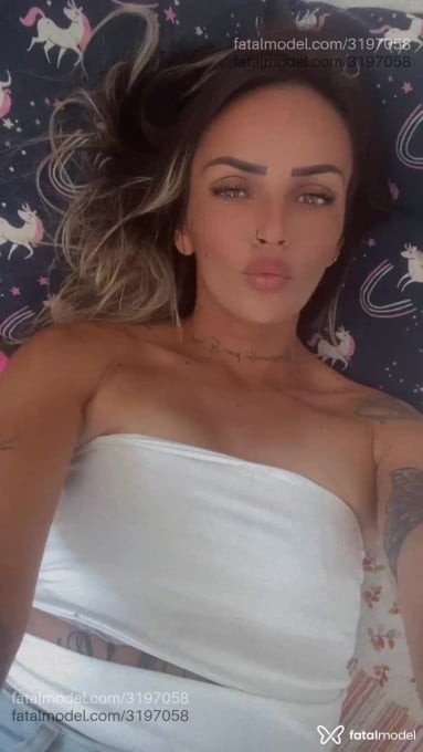 Acompanhante mulher loira (o) de olhos castanhos em Joinville - Laura Lopes