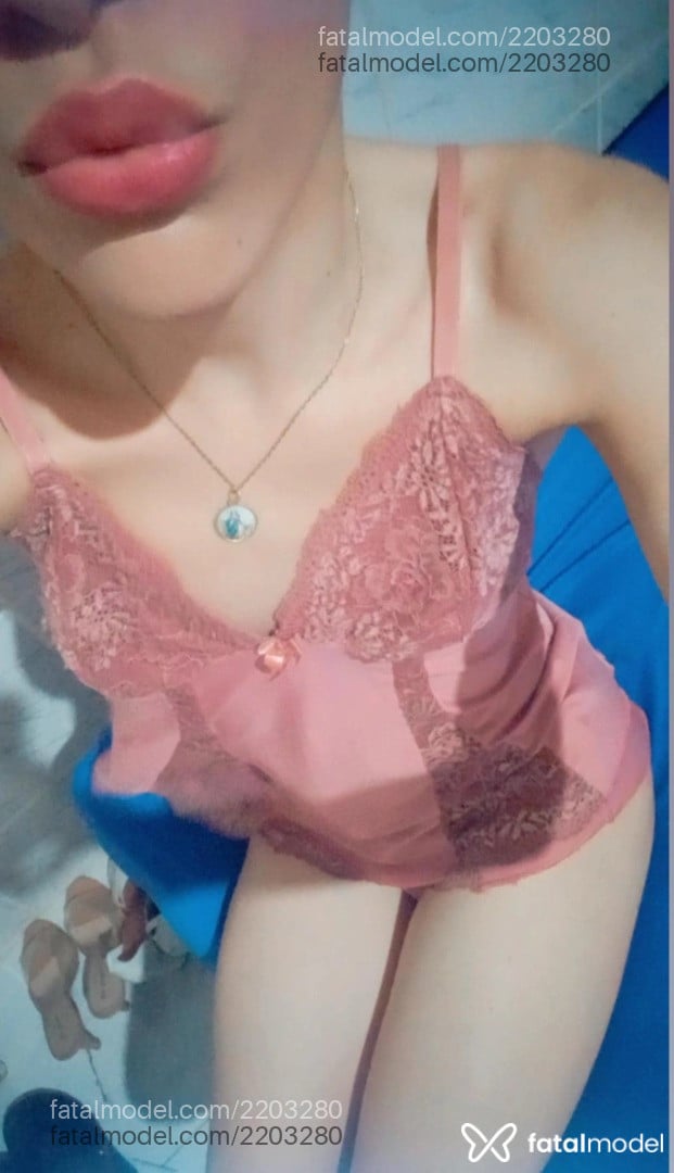Acompanhante mulher trans com cabelo castanho de olhos mel em São Luís - Lua Turquesa
