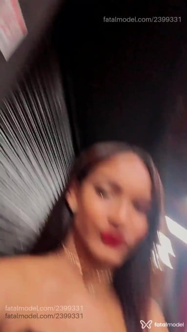 Acompanhante mulher trans com cabelo castanho de olhos castanhos em Santo Antônio da Platina - Isabella Arena