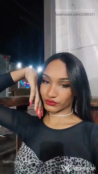 Acompanhante mulher trans com cabelo castanho de olhos castanhos em Santo Antônio da Platina - Isabella Arena