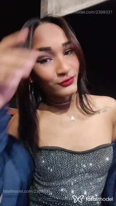 Acompanhante mulher trans com cabelo castanho de olhos castanhos em Santo Antônio da Platina - Isabella Arena
