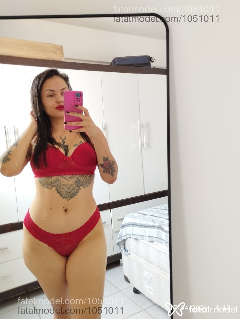 Acompanhante mulher com cabelo castanho de olhos castanhos em Uberlândia - Rafaela Queiroz