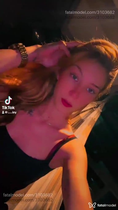 Acompanhante mulher ruiva (o) de olhos verdes em Virtual Acompanhante mulher ruiva (o) de olhos verdes em Virtual - Iiizyy