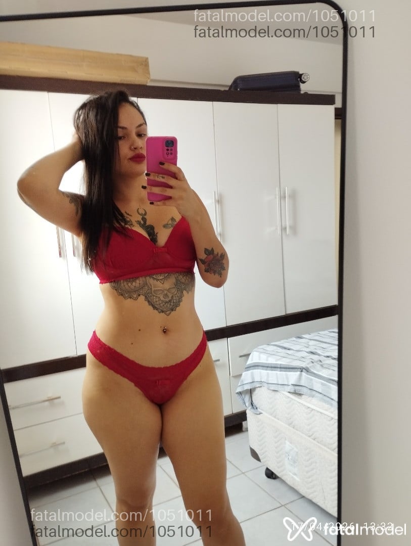 Acompanhante mulher com cabelo castanho de olhos castanhos em Uberlândia - Rafaela Queiroz