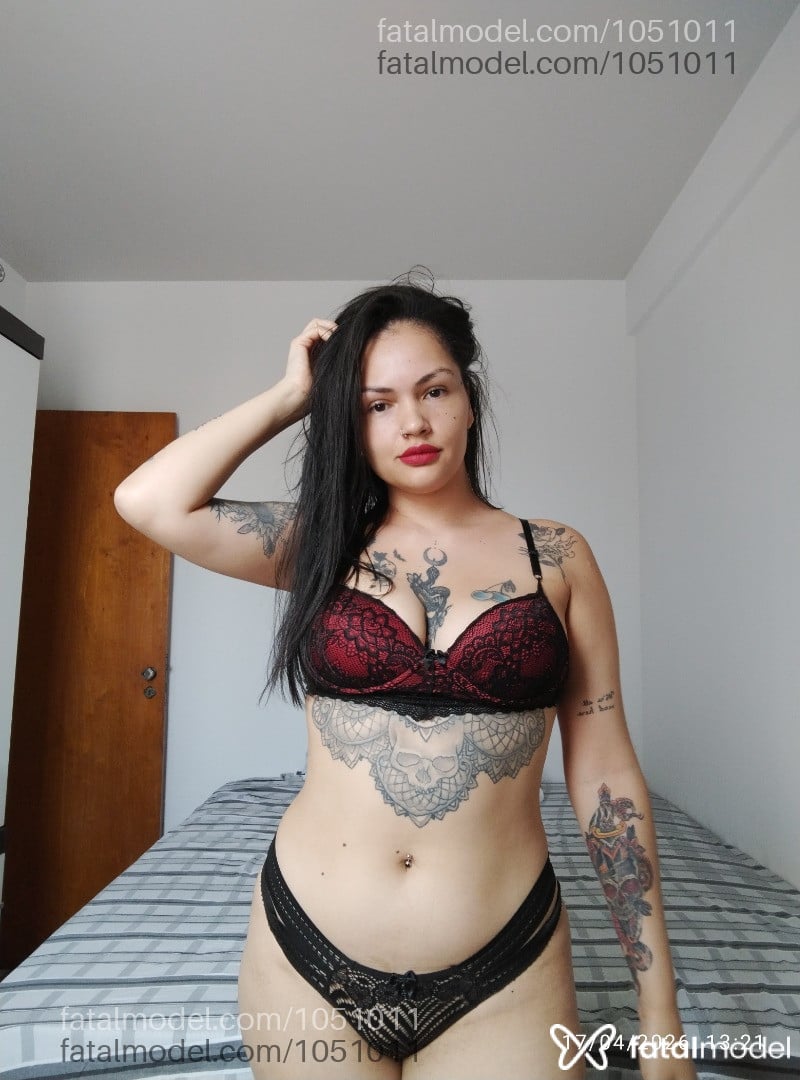 Acompanhante mulher com cabelo castanho de olhos castanhos em Uberlândia - Rafaela Queiroz