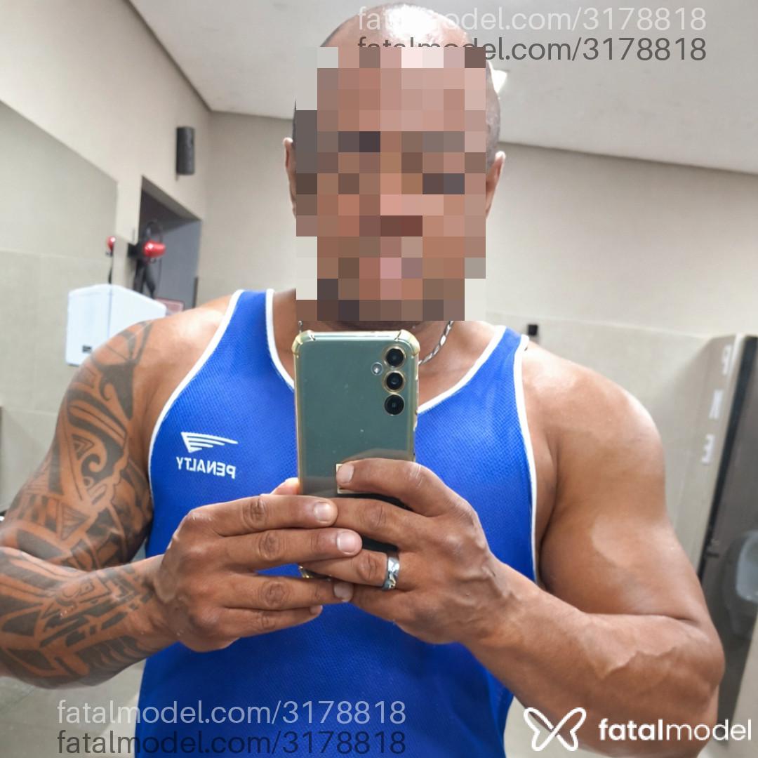 Acompanhante homem sem cabelo de olhos pretos em São Paulo - Carlossantoandresp