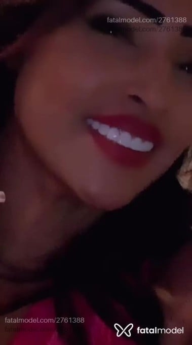 Acompanhante mulher morena (o) de olhos castanhos em São Paulo Acompanhante mulher morena (o) de olhos castanhos em São Paulo - Bella