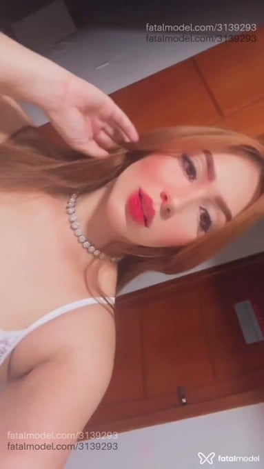 Acompanhante mulher ruiva (o) de olhos mel em Jussara Acompanhante mulher ruiva (o) de olhos mel em Jussara - Ariel Ferrari