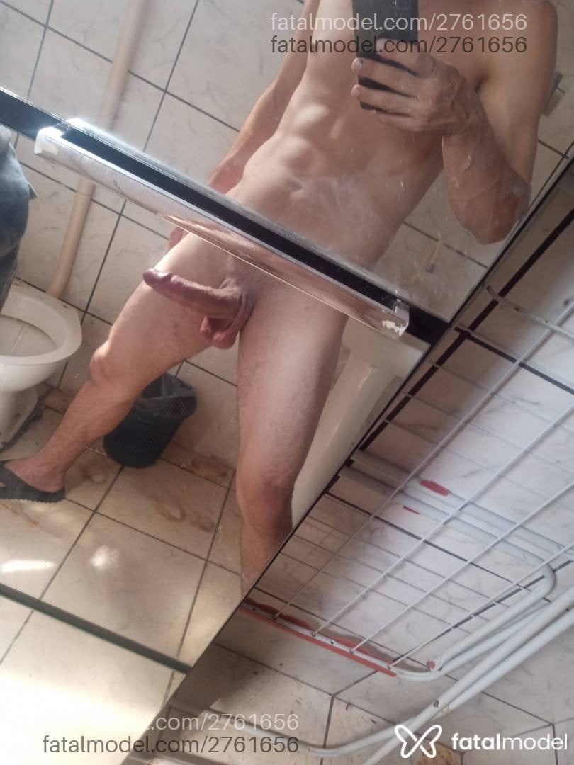 Acompanhante homem com cabelo castanho de olhos castanhos - Juliano
