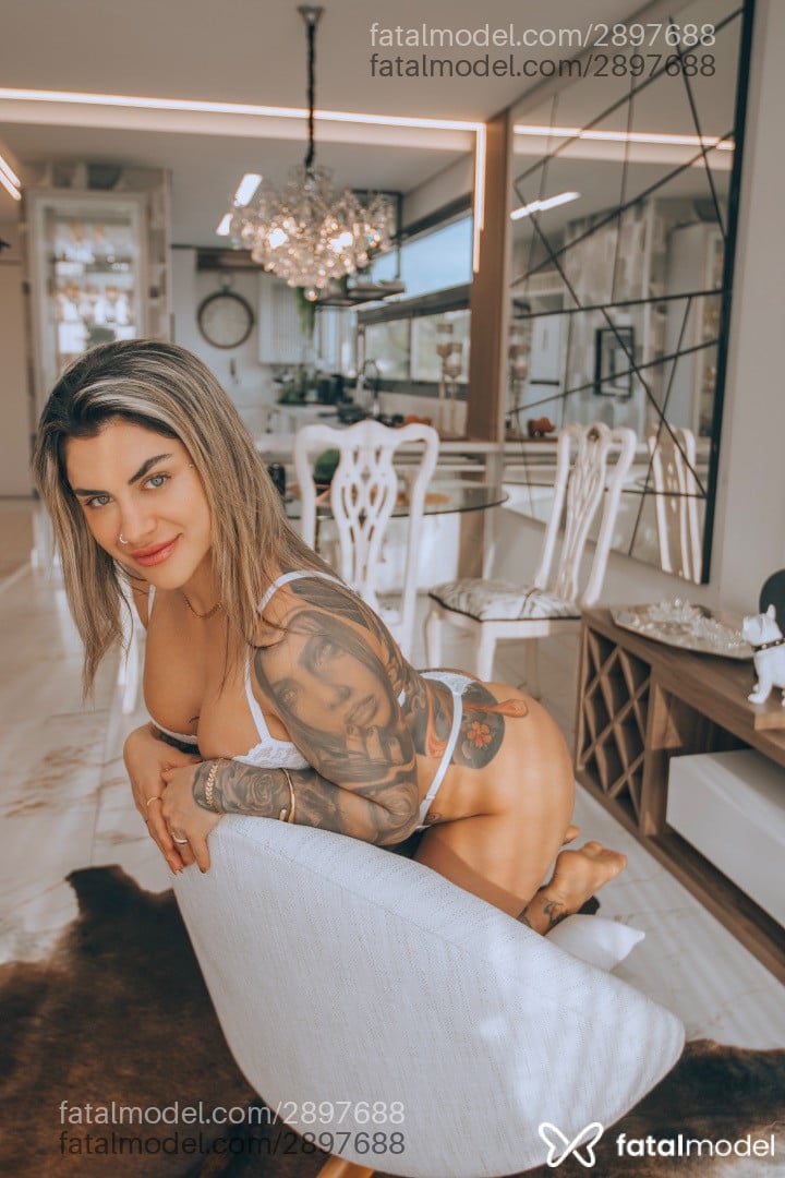 Acompanhante mulher loira (o) de olhos verdes em São Paulo Acompanhante mulher loira (o) de olhos verdes em São Paulo - Júlia Braga