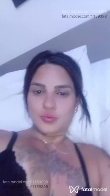 Acompanhante mulher com cabelo castanho de olhos castanhos em Natal Acompanhante mulher com cabelo castanho de olhos castanhos em Natal - Laís Campos