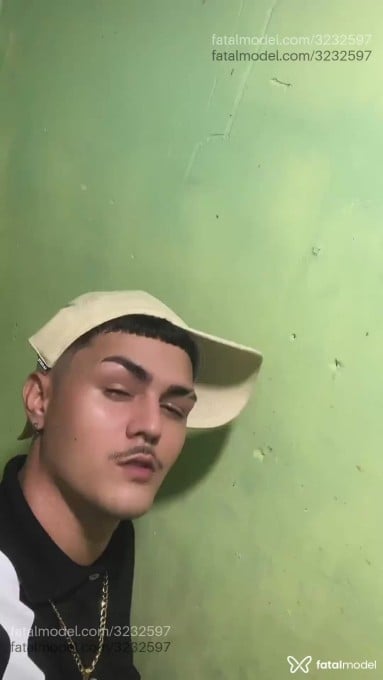 Acompanhante homem morena (o) de olhos castanhos - Magrinroludo Acompanhante homem morena (o) de olhos castanhos - Magrinroludo