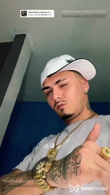 Acompanhante homem morena (o) de olhos castanhos - Magrinroludo Acompanhante homem morena (o) de olhos castanhos - Magrinroludo