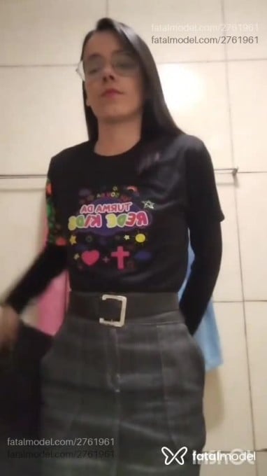 Acompanhante mulher com cabelo castanho de olhos mel em Curitiba - Edihs