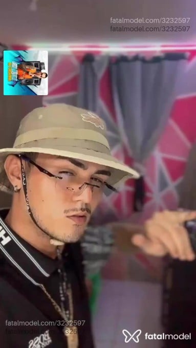 Acompanhante homem morena (o) de olhos castanhos - Magrinroludo Acompanhante homem morena (o) de olhos castanhos - Magrinroludo