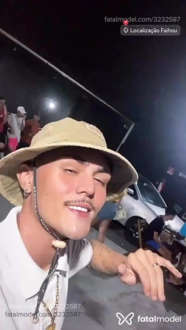 Acompanhante homem morena (o) de olhos castanhos - Magrinroludo Acompanhante homem morena (o) de olhos castanhos - Magrinroludo