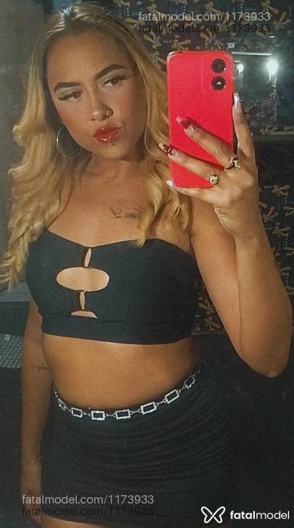 Acompanhante mulher morena (o) de olhos mel em Saquarema - Laura