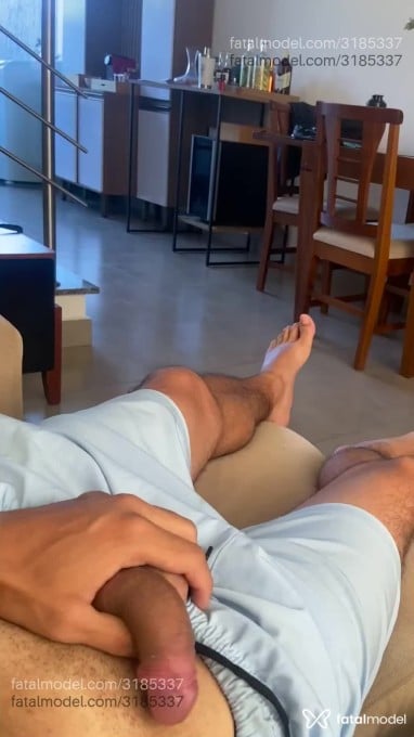 Acompanhante homem com cabelo castanho de olhos pretos em Porto Alegre - Gil Zs