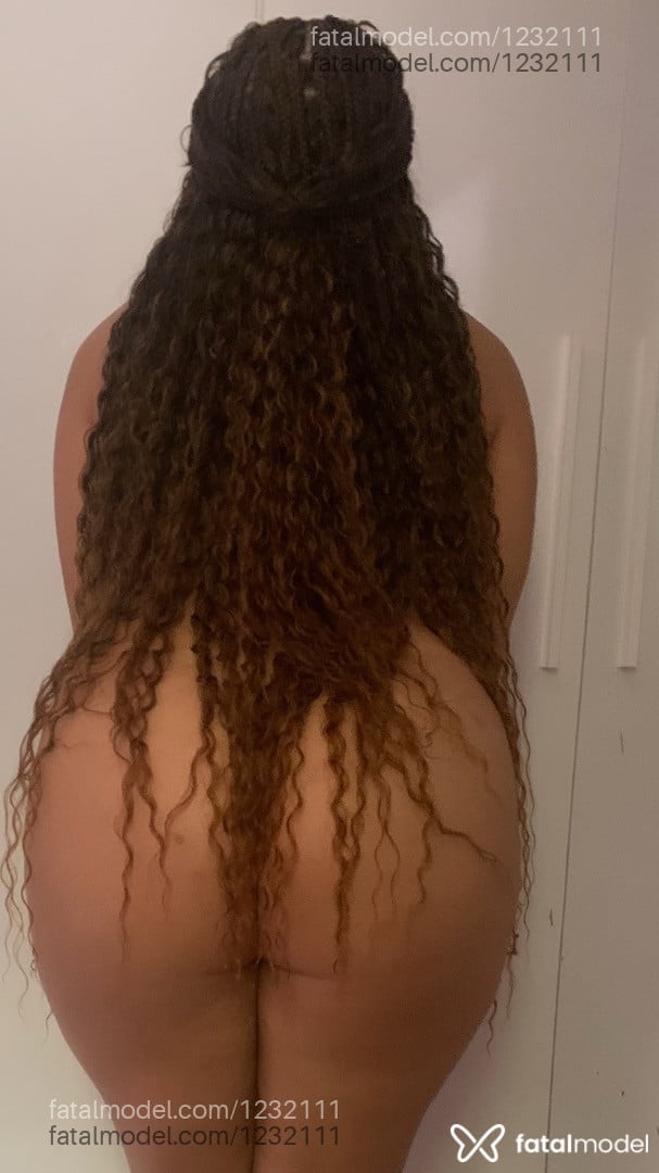 Acompanhante mulher trans com cabelo castanho de olhos castanhos - Jessy