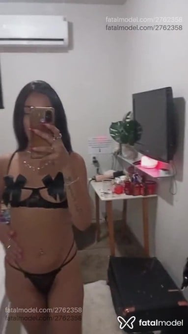 Acompanhante mulher morena (o) de olhos castanhos - Larissa Acompanhante mulher morena (o) de olhos castanhos - Larissa