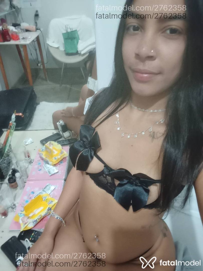 Acompanhante mulher morena (o) de olhos castanhos - Larissa Acompanhante mulher morena (o) de olhos castanhos - Larissa