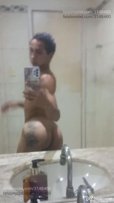 Acompanhante mulher trans morena (o) de olhos mel em Virtual - Allana