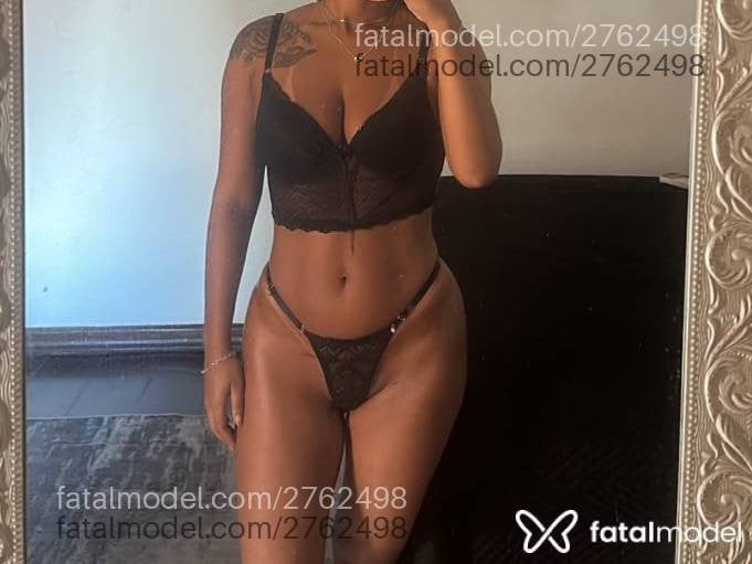 Acompanhante mulher morena (o) de olhos pretos - Bruna