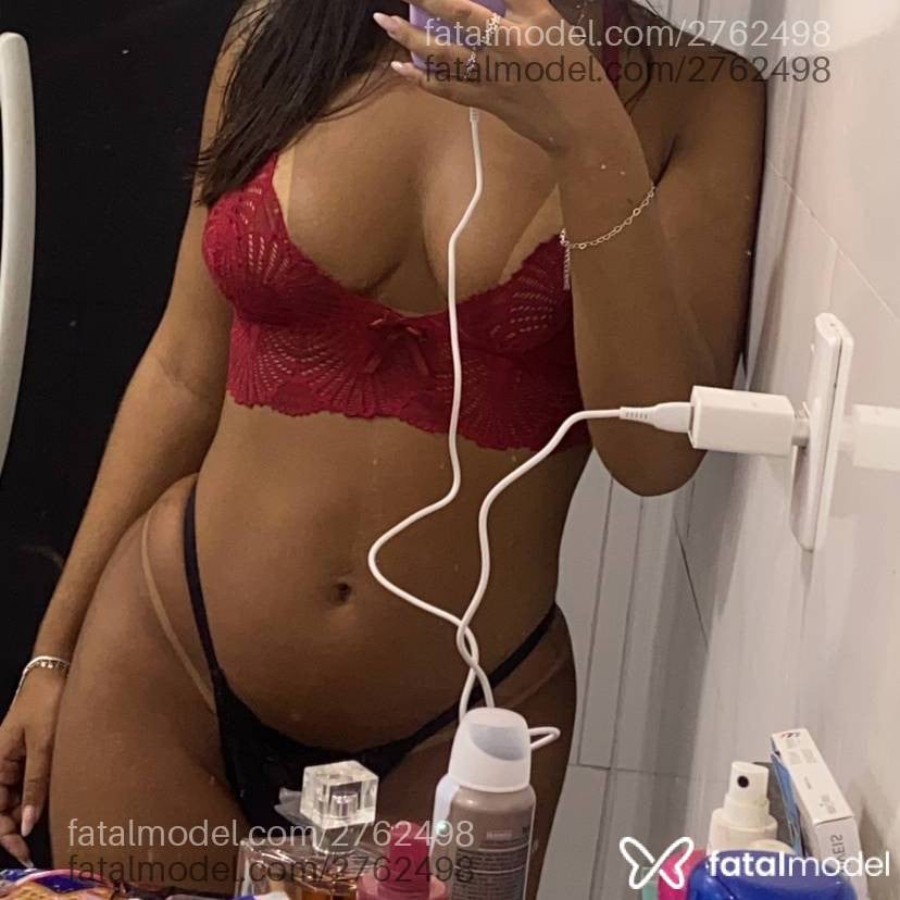Acompanhante mulher morena (o) de olhos pretos - Bruna