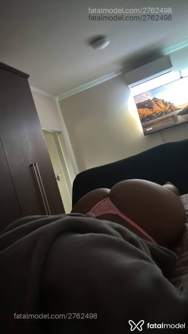 Acompanhante mulher morena (o) de olhos pretos - Bruna