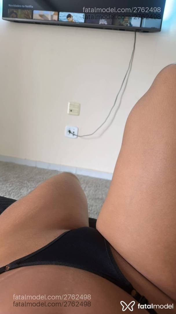 Acompanhante mulher morena (o) de olhos pretos - Bruna