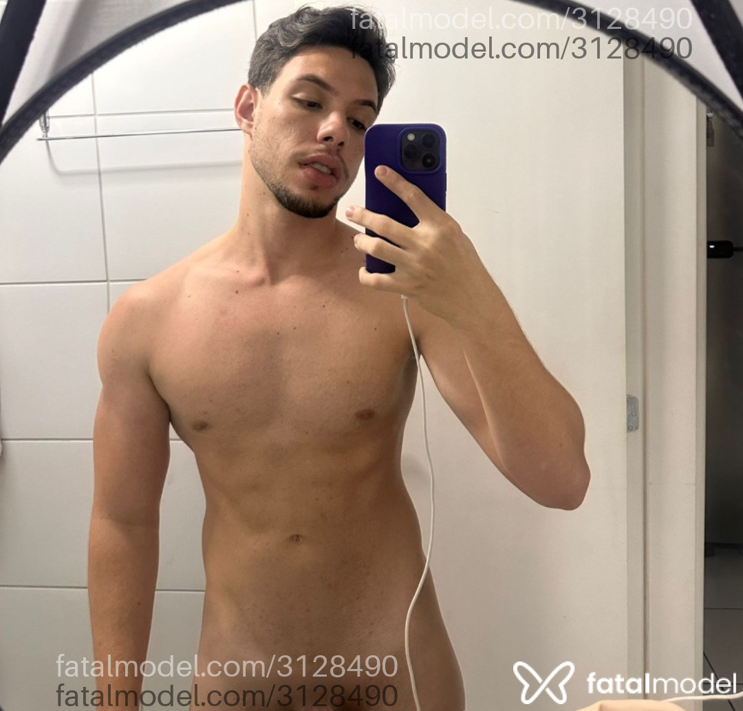 Acompanhante homem com cabelo castanho de olhos castanhos - Luccas Cesarine Acompanhante homem com cabelo castanho de olhos castanhos - Luccas Cesarine